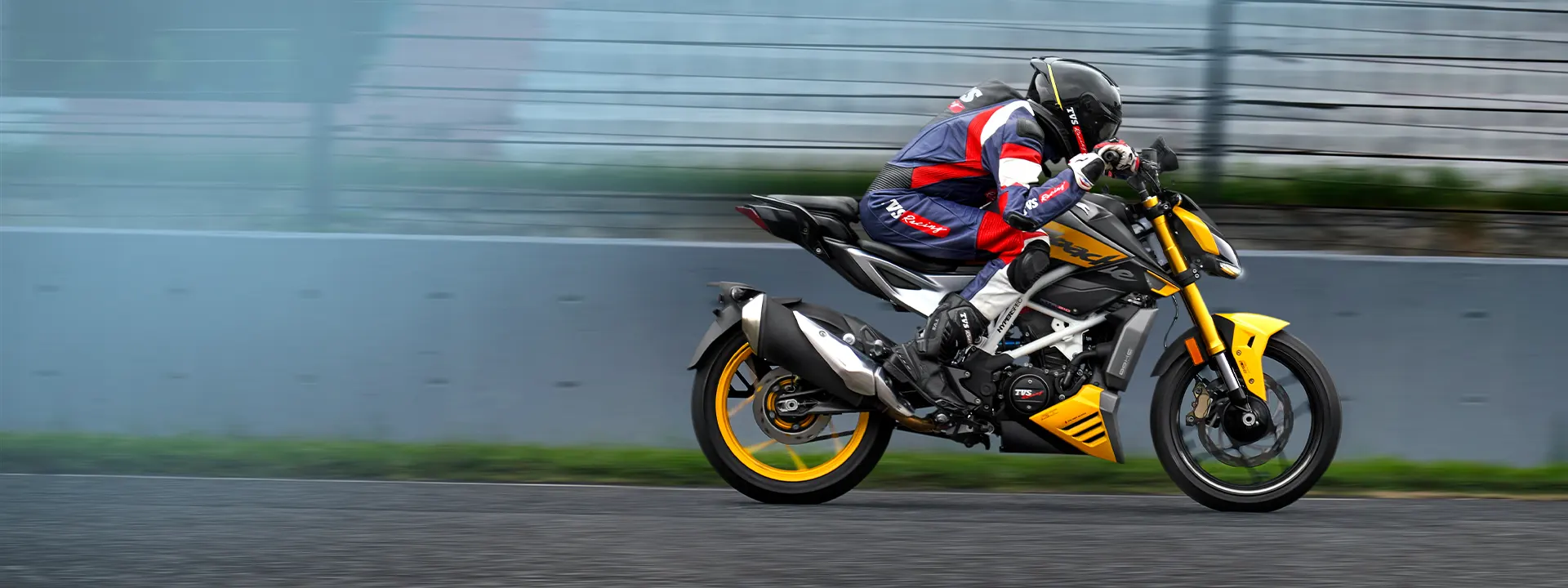 apache rtr 310 Full Banner Image